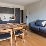 Stylish 2 Bedroom Apartment In Paris