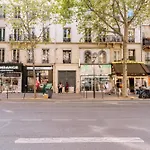 Stylish 2 Bedroom Apartment In Paris