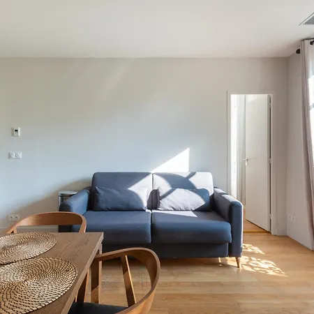 Stylish 2 Bedroom In *