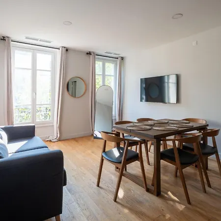 Stylish 2 Bedroom In Casa vacanze Parigi