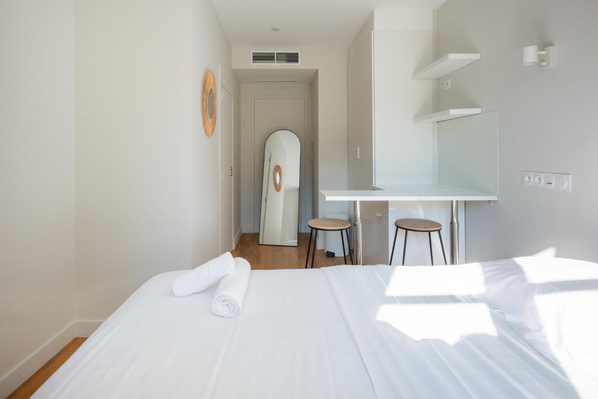 Stylish 2 Bedroom In Holiday home Paris